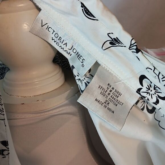 Victoria Jones 2pc. Floral Sequined Capri Set - Picture 10 of 11